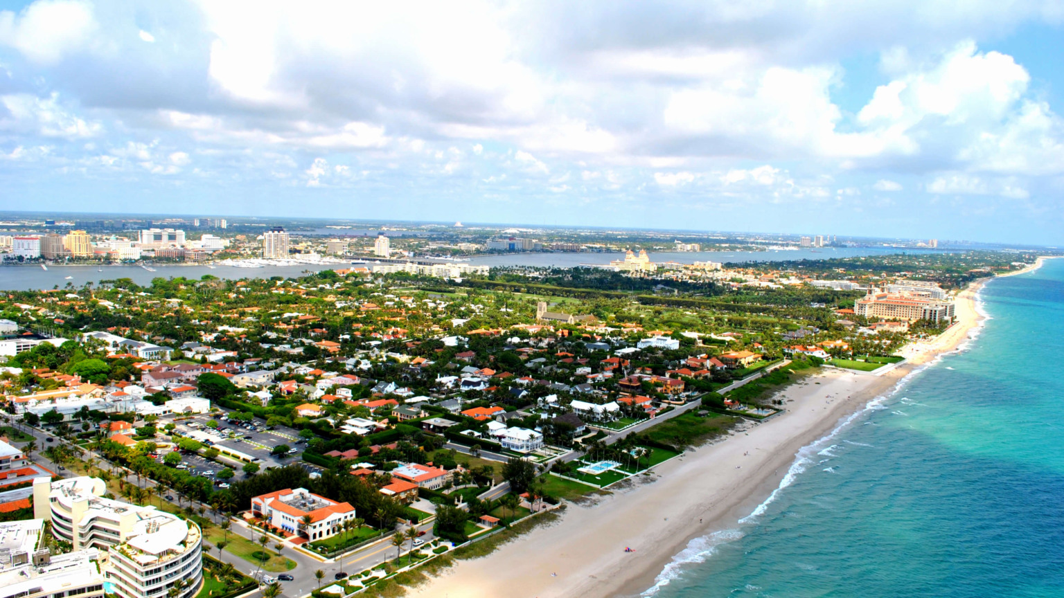 Panoramic skyline of West Palm Beach, Florida